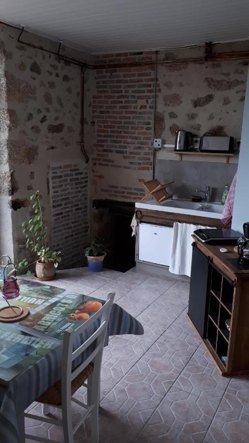 Bed and Breakfast Demeure du Castel à Les Châtelliers-Châteaumur Extérieur photo